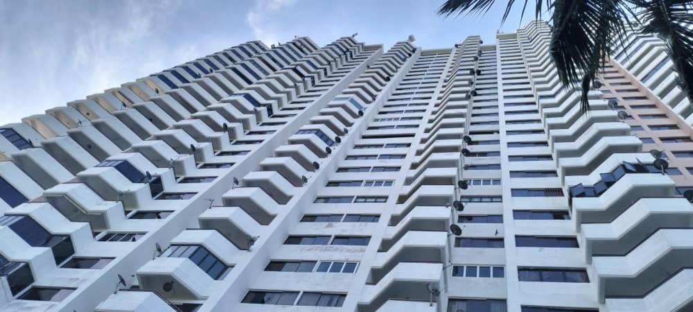 Sri Sayang Pearl View Apartment Batu Ferringhi Room photo