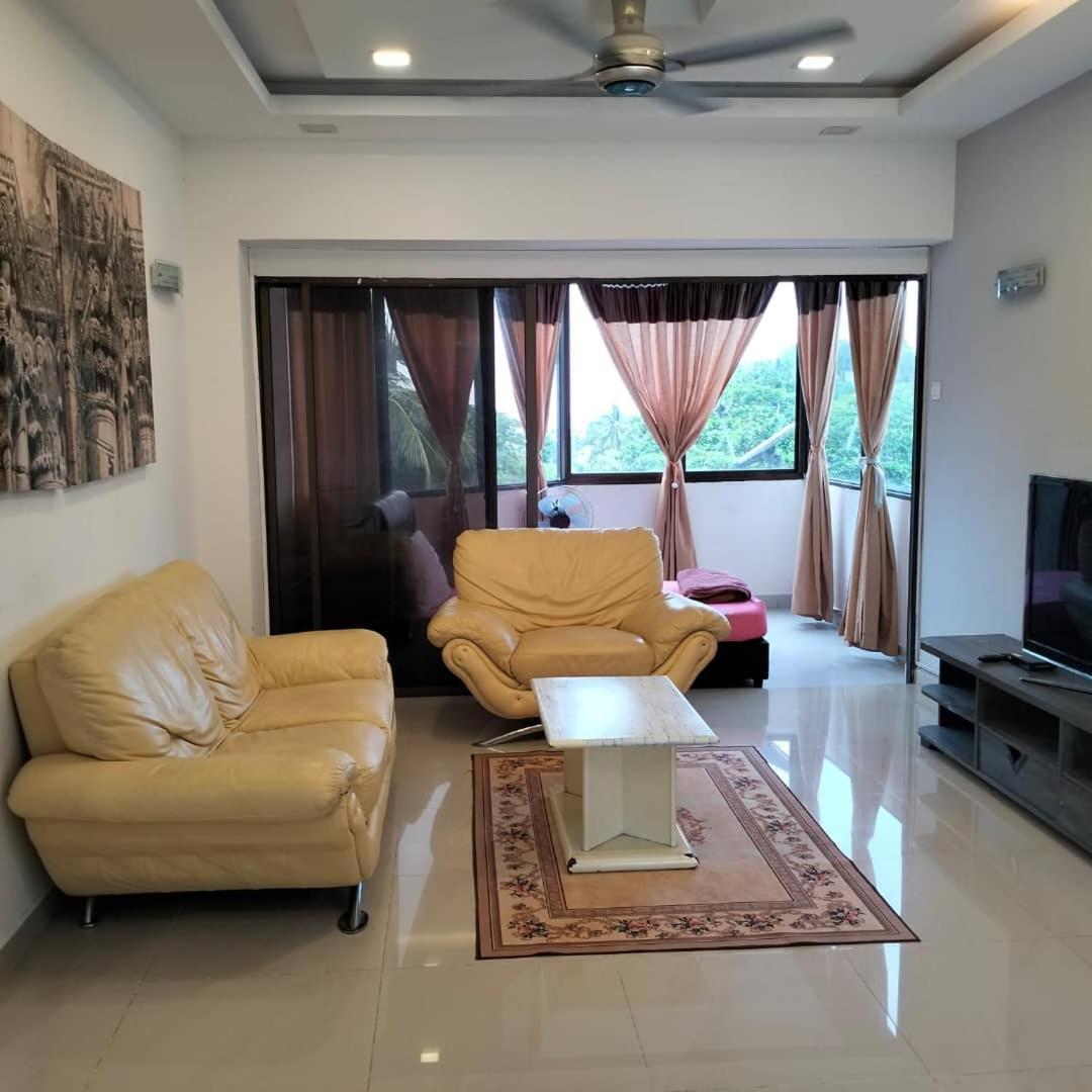 Sri Sayang Pearl View Apartment Batu Ferringhi Room photo